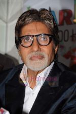 Amitabh Bachchan promotes Aarakshan on the sets of X Factor India in Filmcity, Mumbai on 19th July 2011 (37).JPG